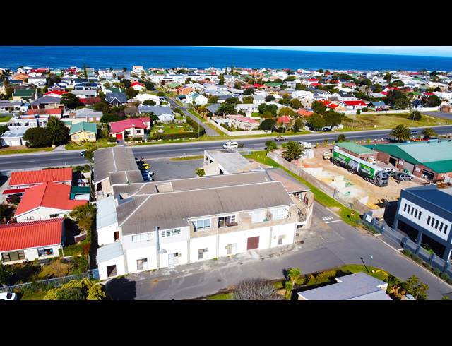 182M² BUSINESS CENTRE FOR SALE IN KLEINMOND CENTRAL